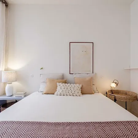 Апартаменты Boutique Rentals-flores Plaza In Historical Center