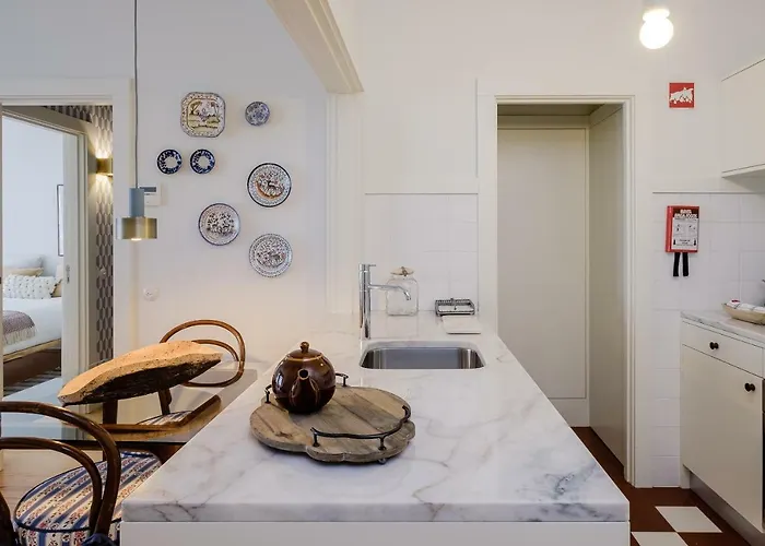 Boutique Rentals-flores Plaza In Historical Center * Порту