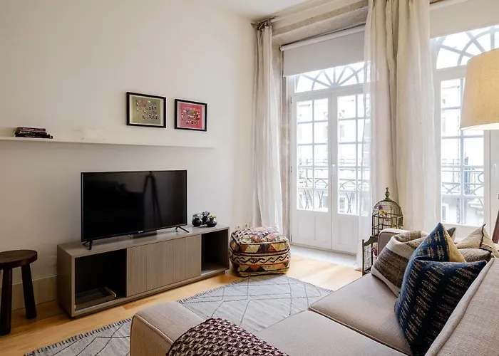 Boutique Rentals-flores Plaza In Historical Center * Porto