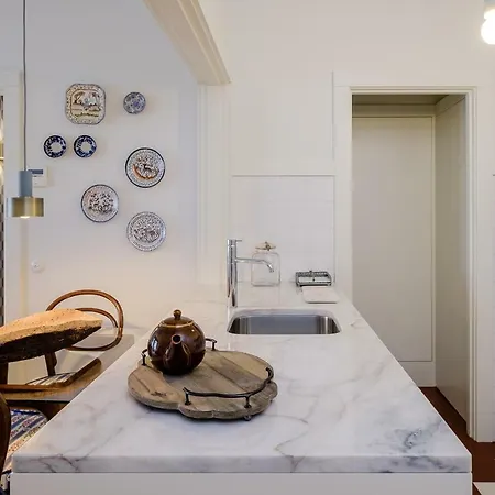 Boutique Rentals-flores Plaza In Historical Center * Porto