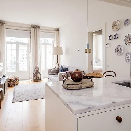 Boutique Rentals-flores Plaza In Historical Center Apartment Porto