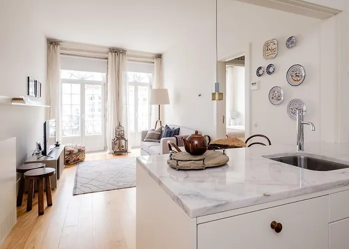 Boutique Rentals-flores Plaza In Historical Center Apartment Porto